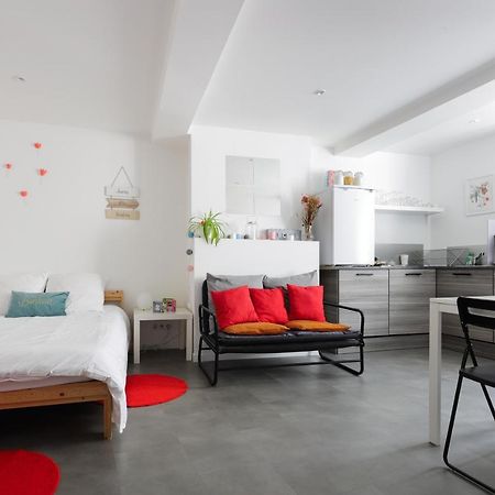 Charmant Studio, Au Coeur De La Ville De 里永 外观 照片